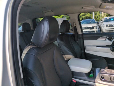 2023 Kia Carnival LX