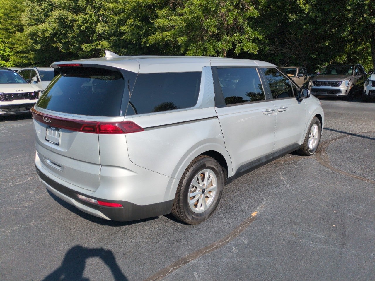 2023 Kia Carnival LX