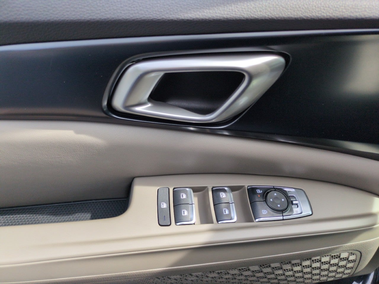 2027 Kia Carnival Hybrid LXS
