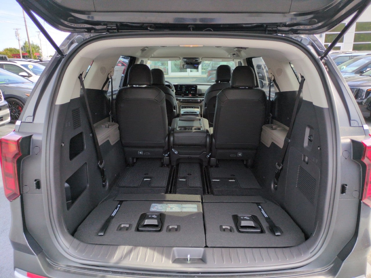 2027 Kia Carnival Hybrid LXS