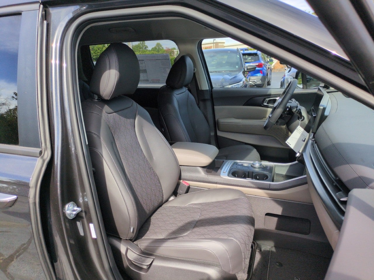 2027 Kia Carnival Hybrid LXS