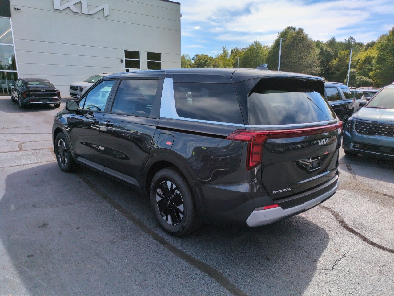 2027 Kia Carnival Hybrid LXS