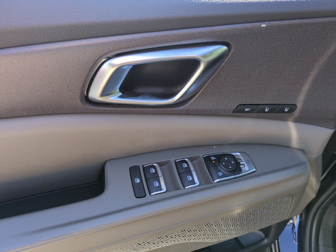 2027 Kia Carnival EX