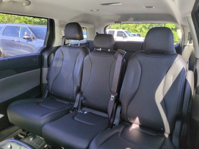 2027 Kia Carnival EX