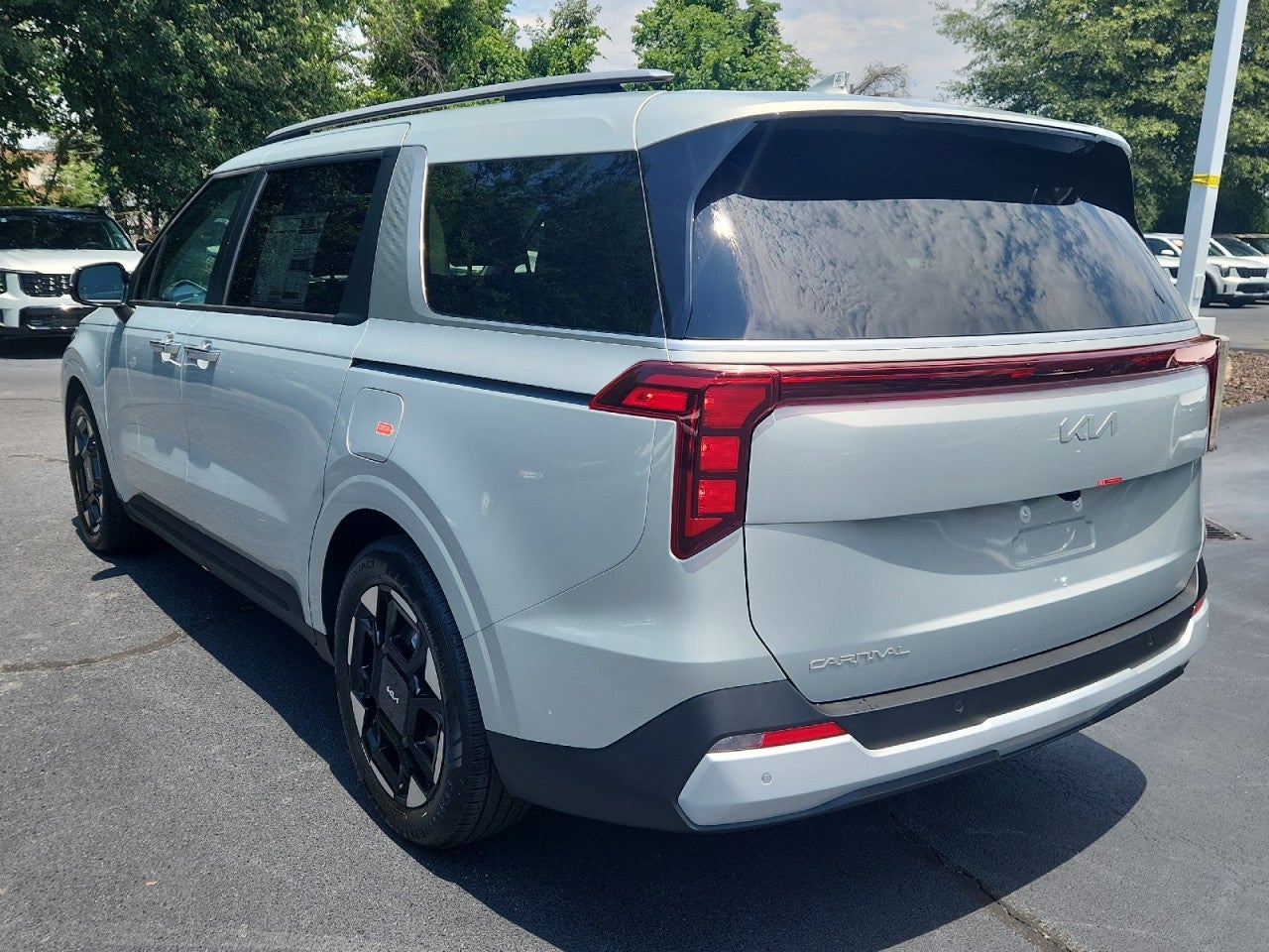 2026 Kia Carnival EX