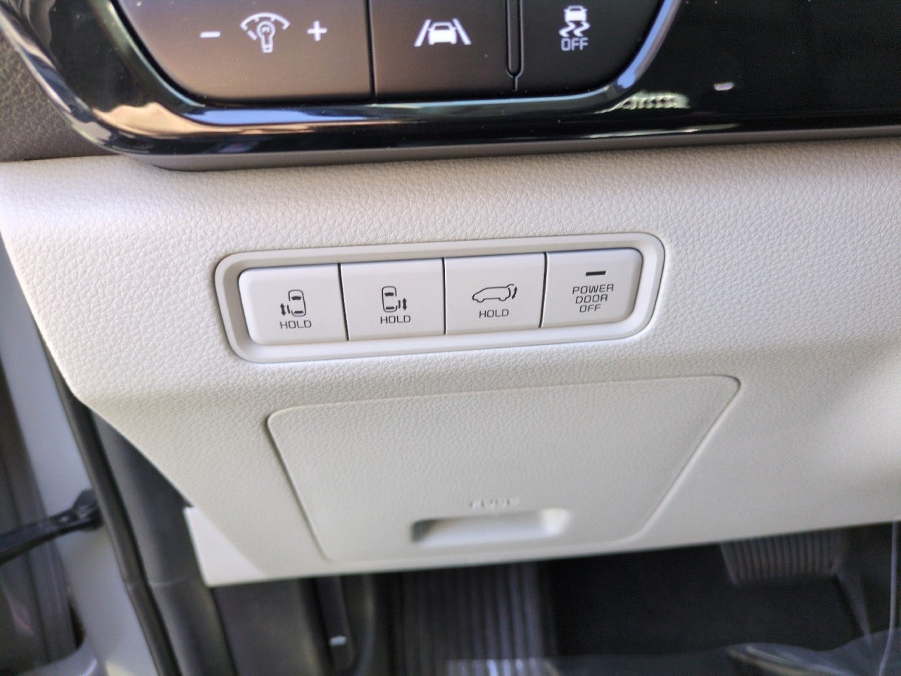 2022 Kia Carnival SX
