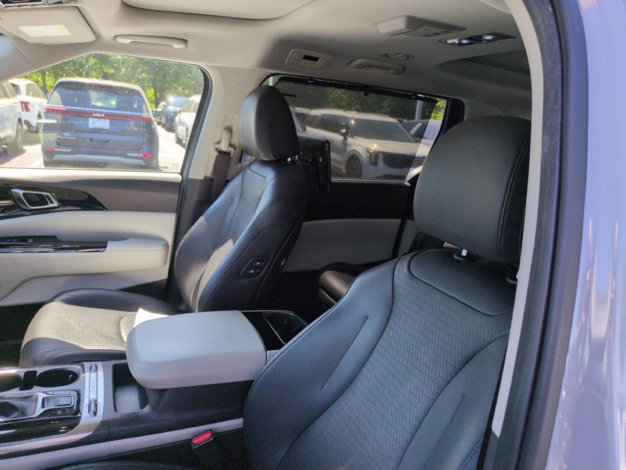 2022 Kia Carnival SX