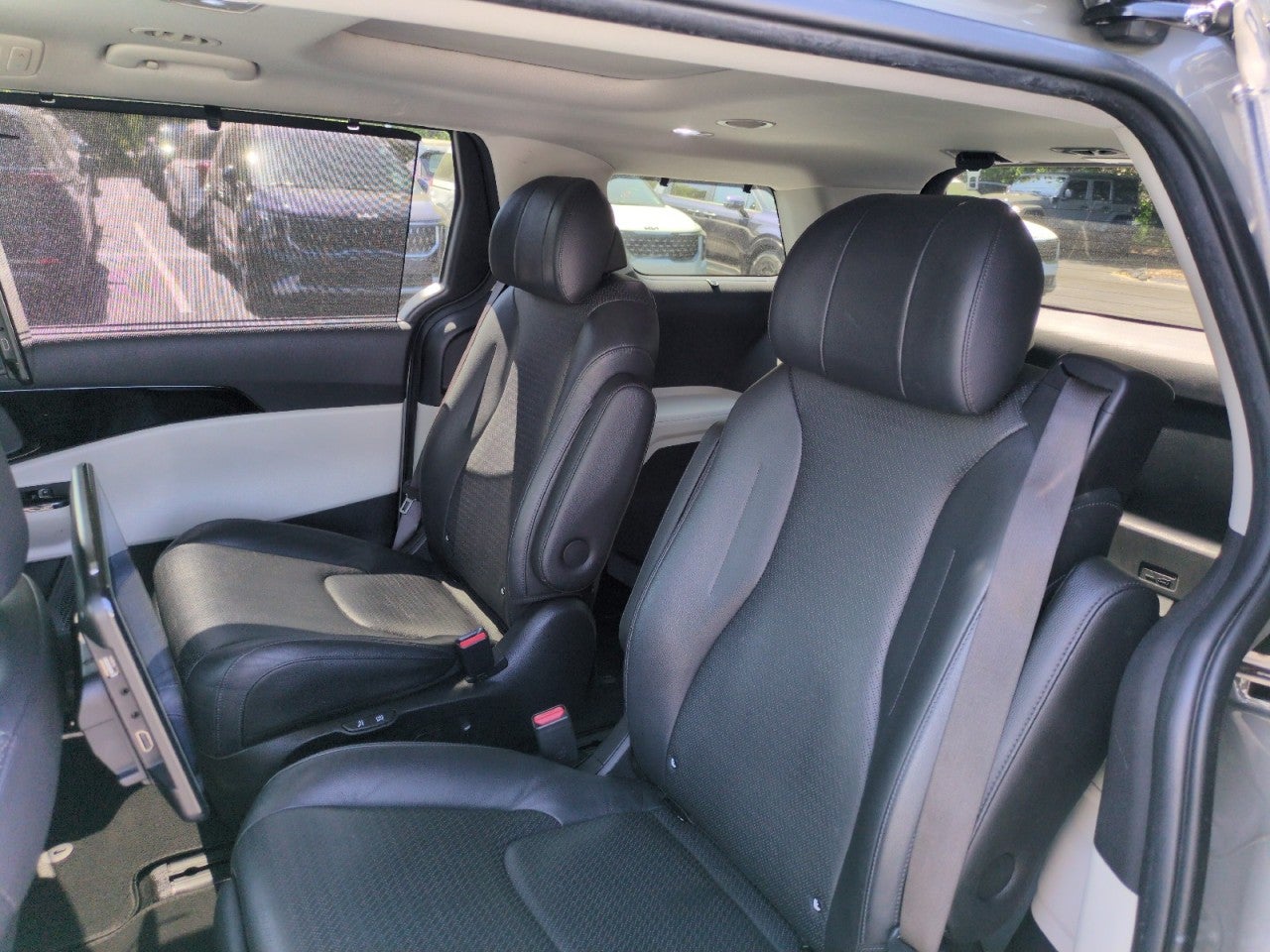 2022 Kia Carnival SX