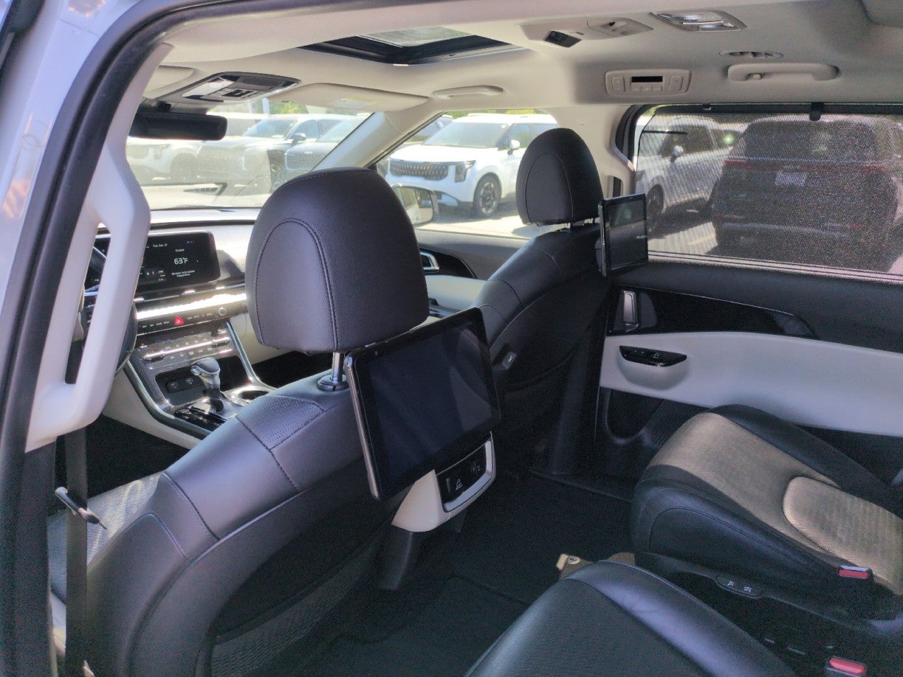 2022 Kia Carnival SX
