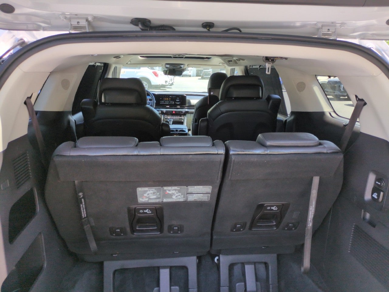 2022 Kia Carnival SX