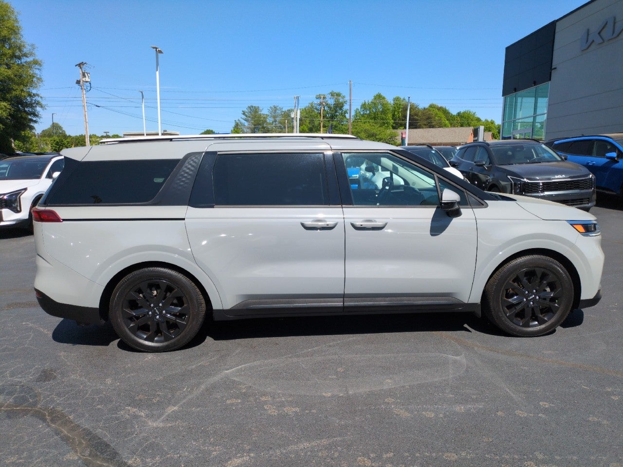 2022 Kia Carnival SX