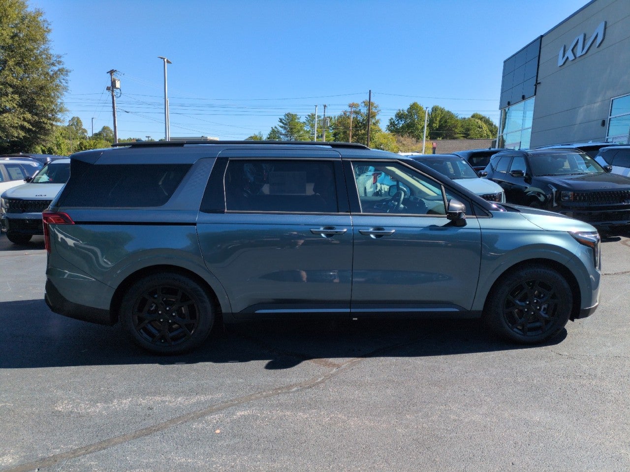 2027 Kia Carnival SX