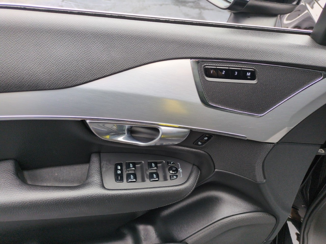 2018 Volvo XC90 Momentum