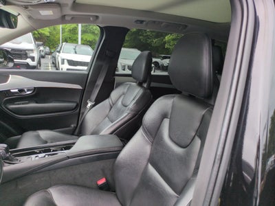 2018 Volvo XC90 Momentum