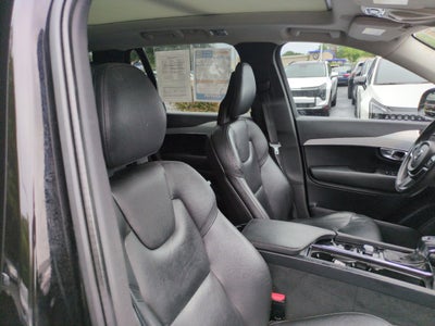 2018 Volvo XC90 Momentum