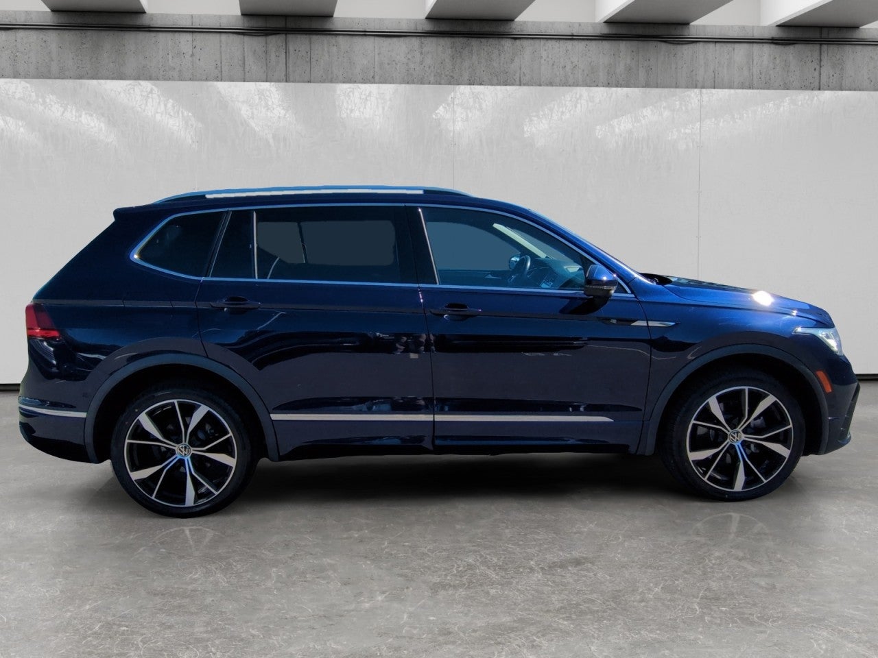 2022 Volkswagen Tiguan SEL R-Line