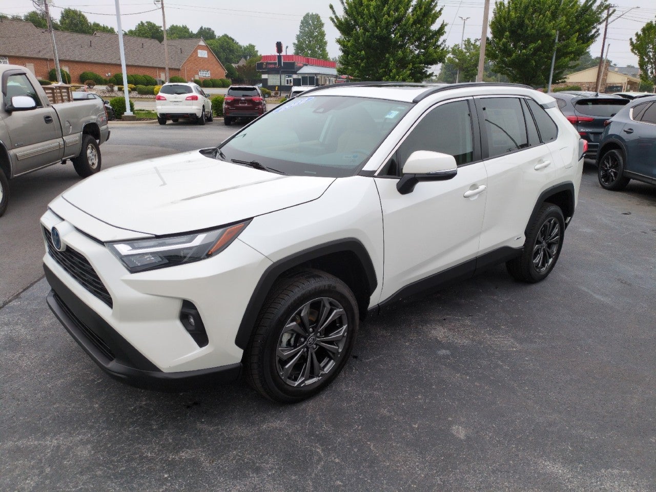 2022 Toyota RAV4 Hybrid XLE Premium
