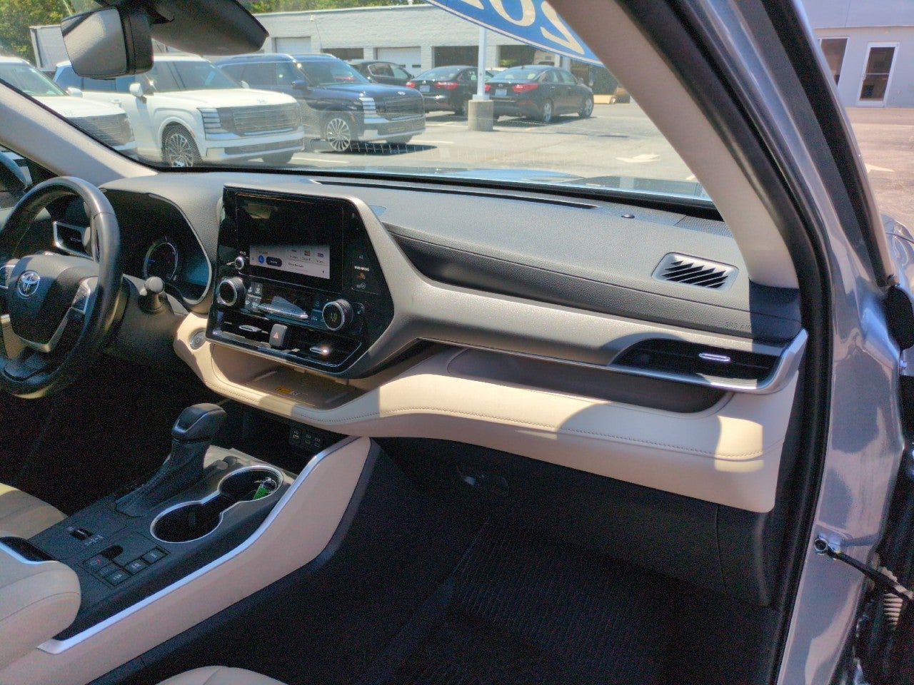 2023 Toyota Highlander Hybrid XLE