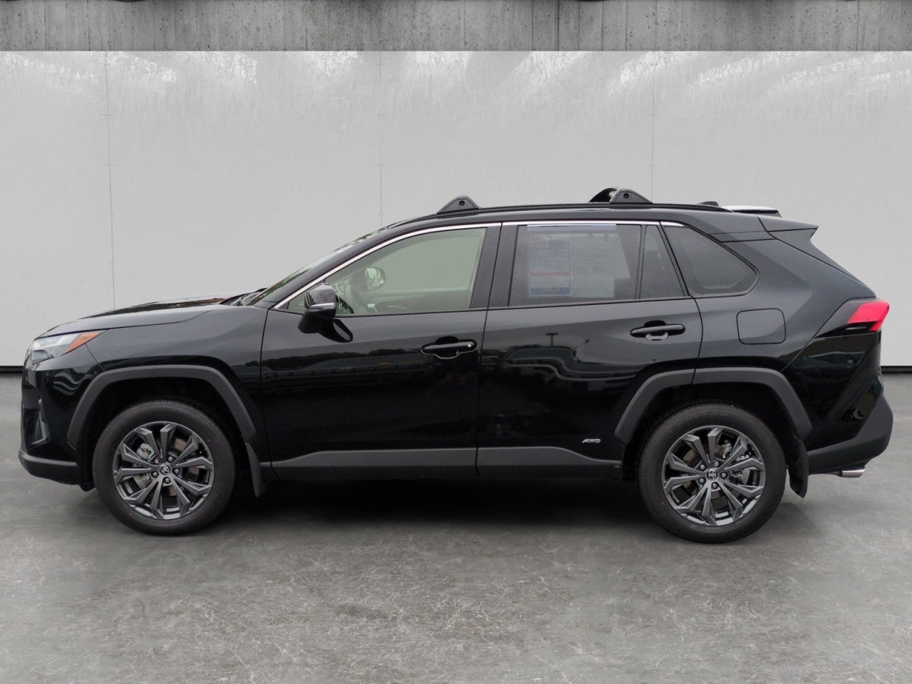 2025 Toyota RAV4 Hybrid XLE Premium