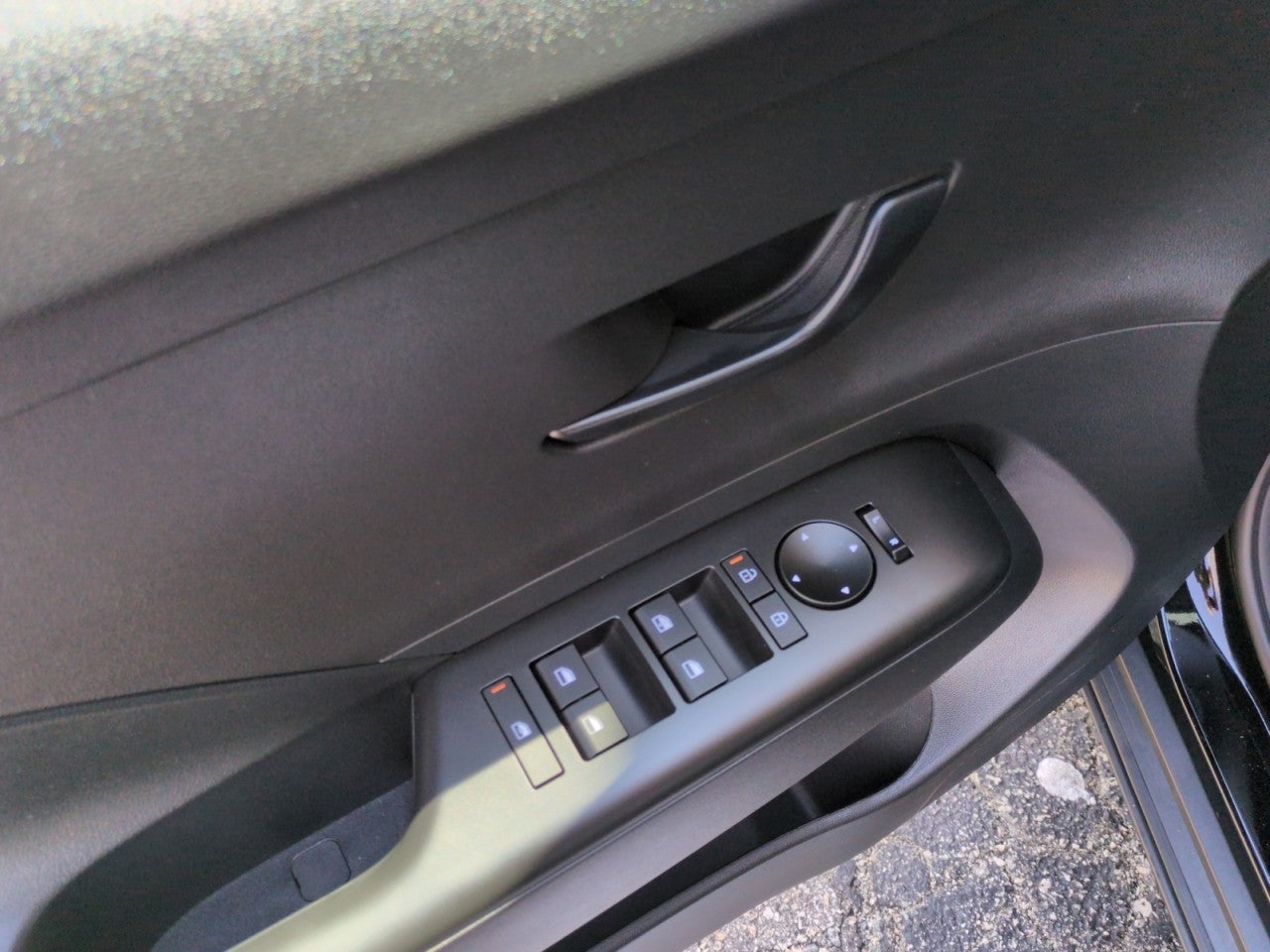 2027 Hyundai Kona SE FWD