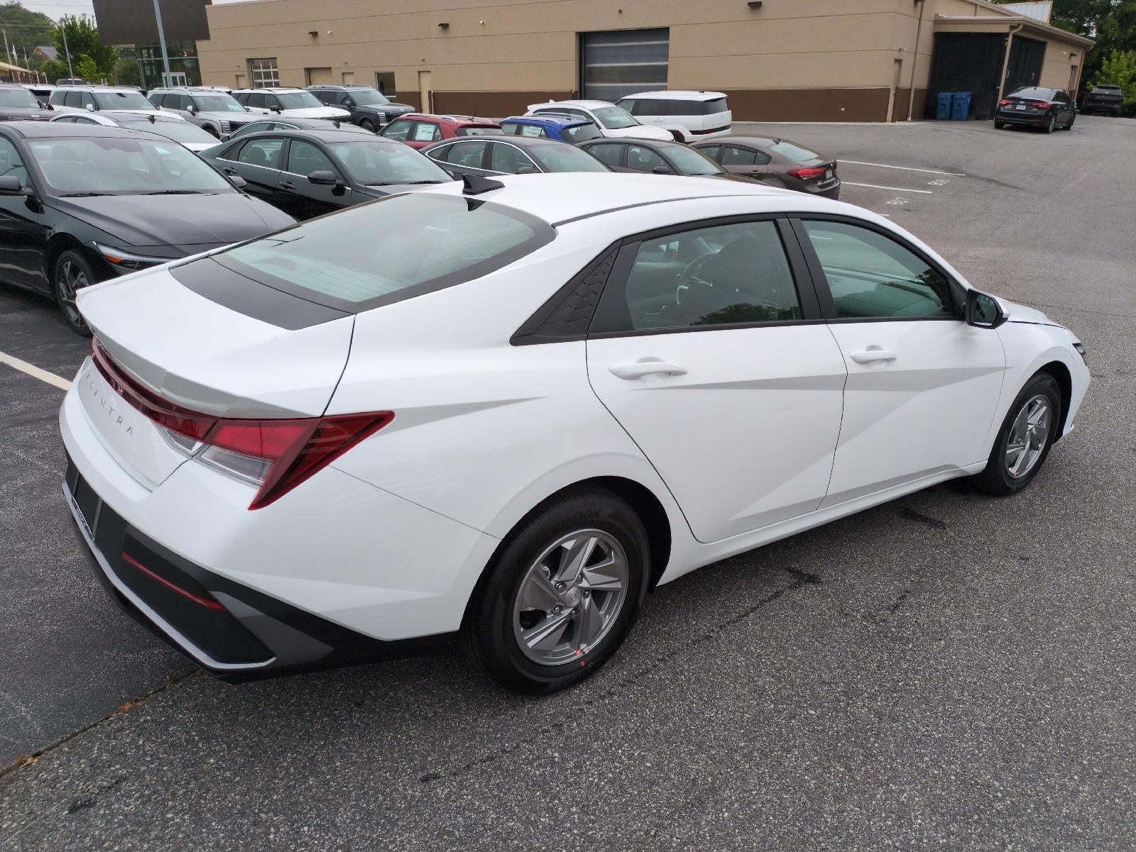 2026 Hyundai Elantra SE