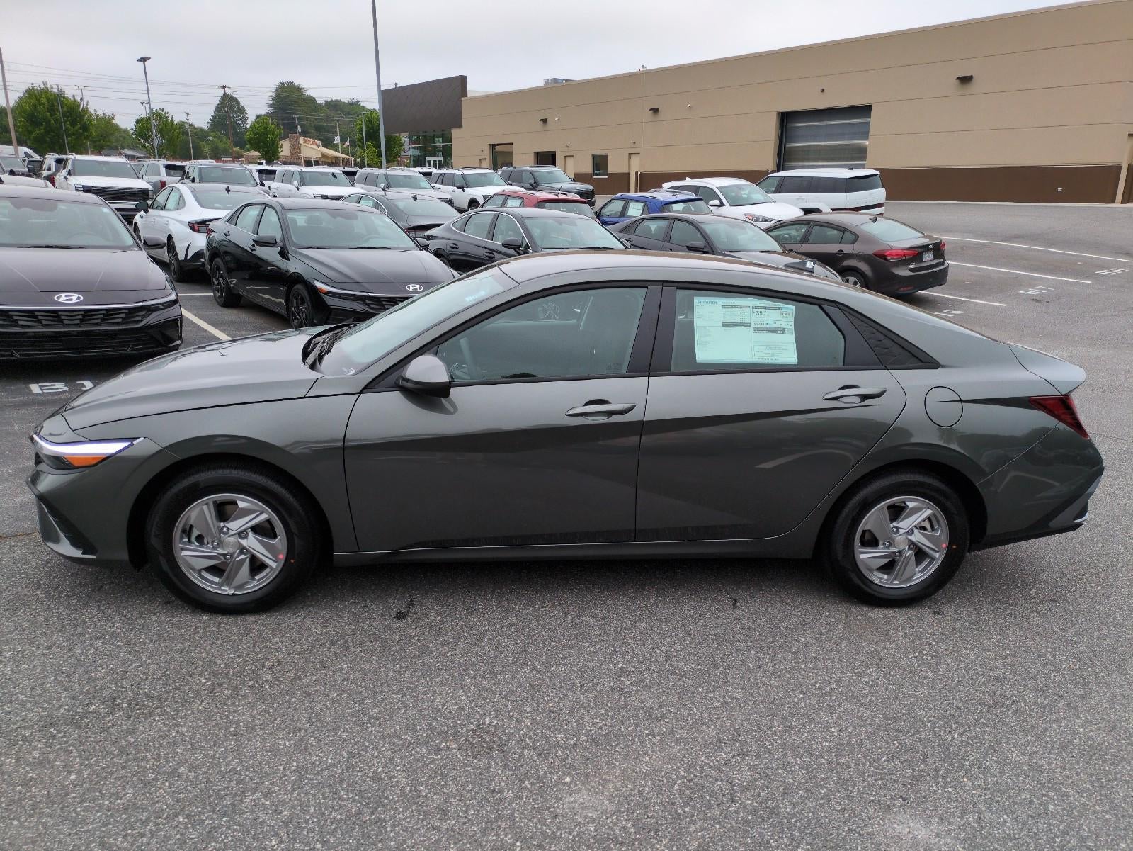 2026 Hyundai Elantra SE