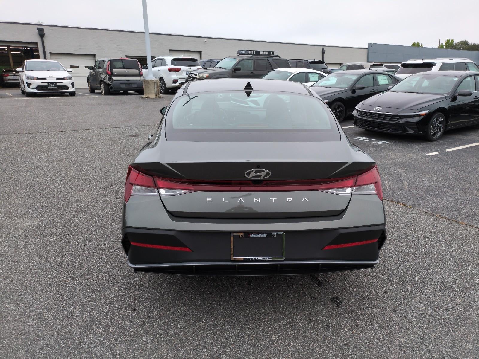 2026 Hyundai Elantra SE