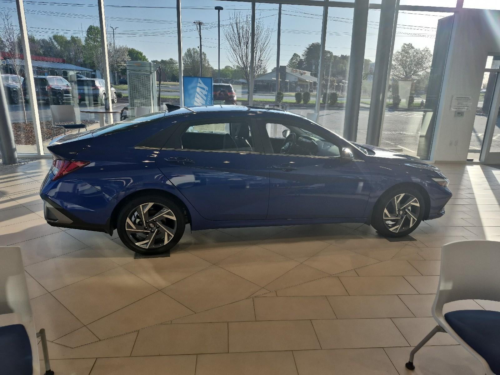 2025 Hyundai Elantra Hybrid Limited