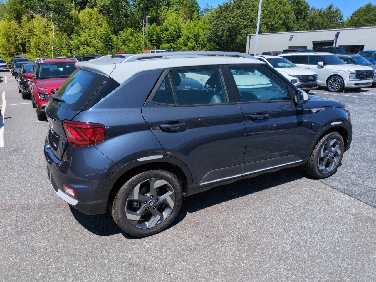 2026 Hyundai Venue SEL w/Two-Tone Roof