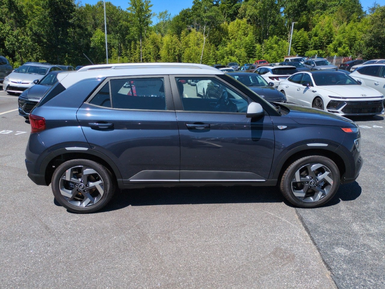 2026 Hyundai Venue SEL w/Two-Tone Roof