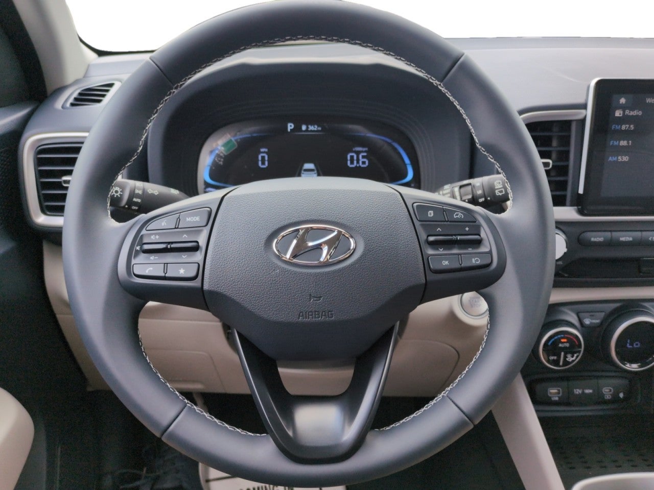 2026 Hyundai Venue SEL w/Two-Tone Roof