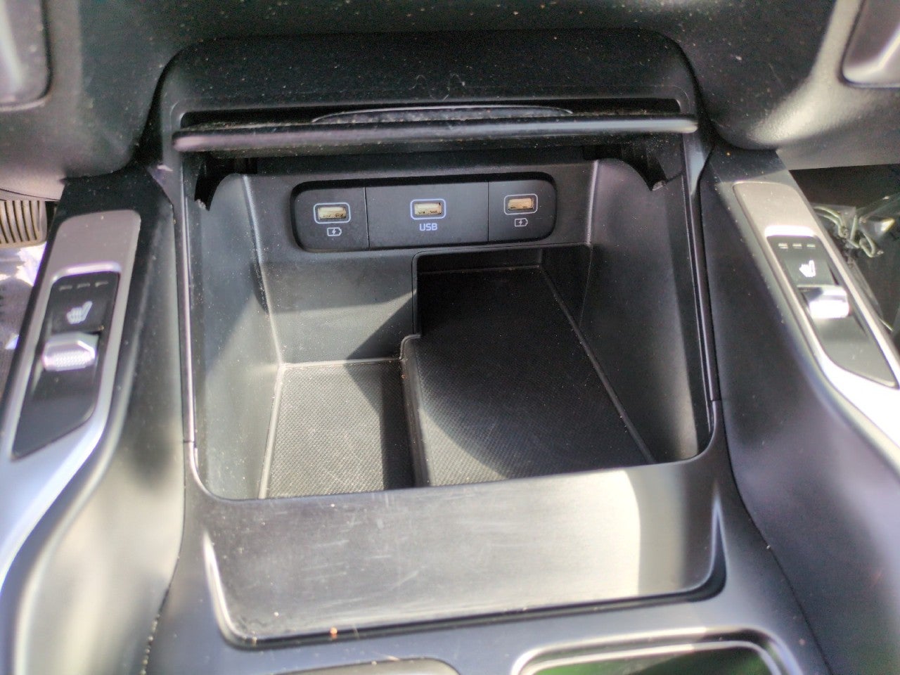 2022 Kia Sorento Hybrid S